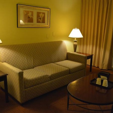 Ramada By Wyndham Wichita Airport Hotel Exterior photo