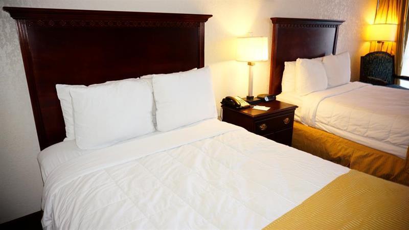 Ramada By Wyndham Wichita Airport Hotel Exterior photo